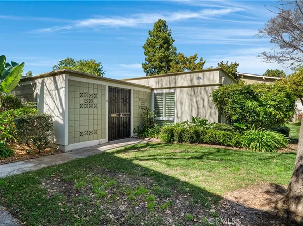 27 Avenida Castilla Unit D, Laguna Woods, CA 92637