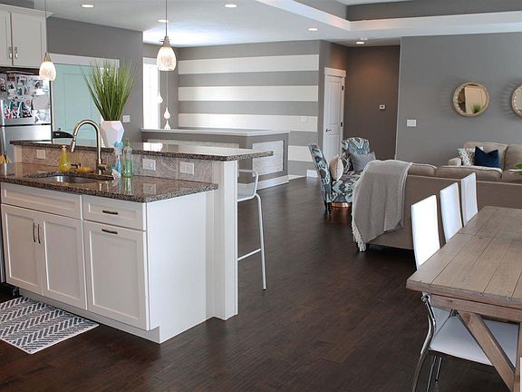 3rd image of 6801 Cypress Point