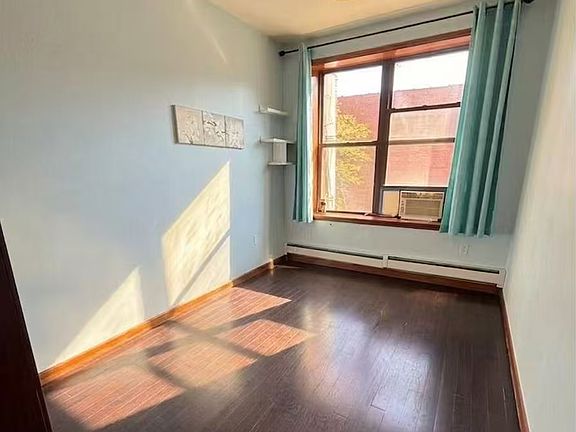 3rd image of 870 Clarkson Ave #2R