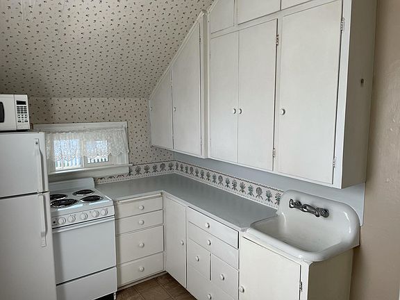 4th image of 810 N 6th St #D