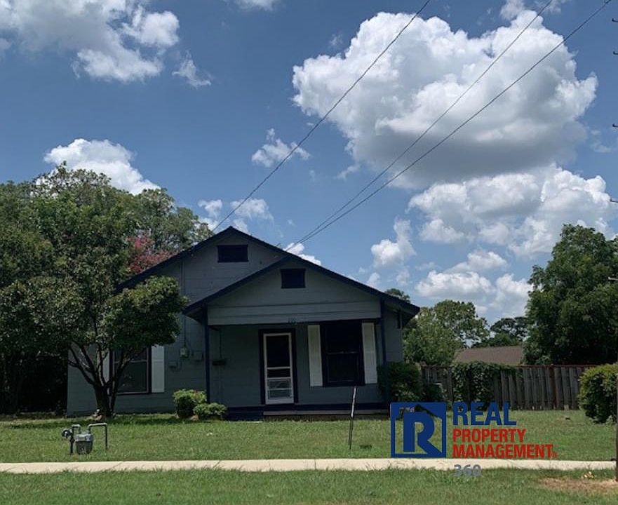 1st image of 200 S Waxahachie St