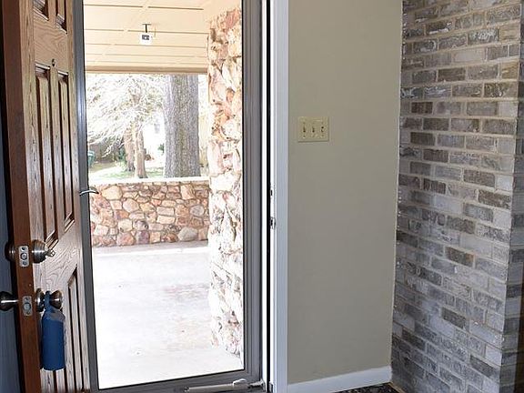 5th image of 115 Burnside Dr