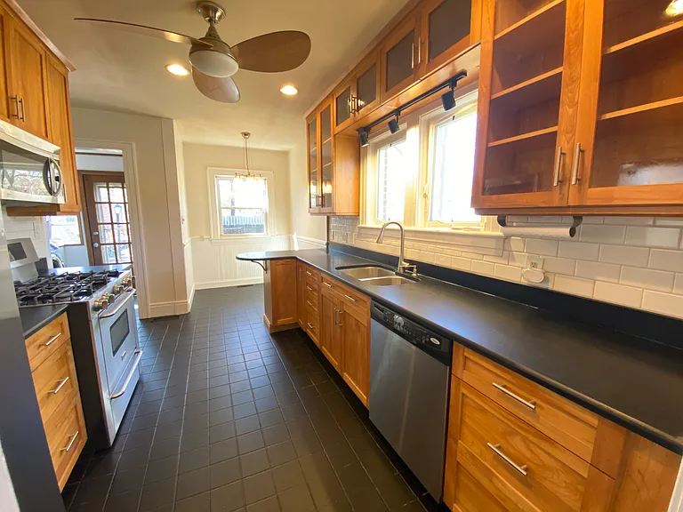 1511 Fairmont St — Photo 14