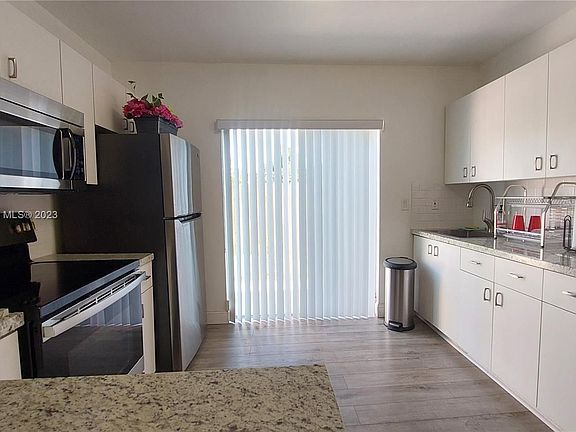 3rd image of 8037 Lake Dr APT 102