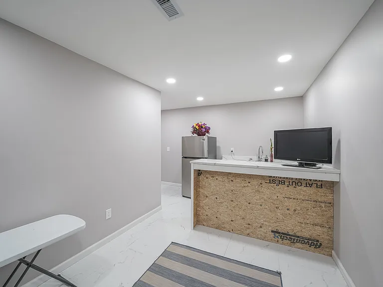 2303 Pinneberg Ave — Photo 25
