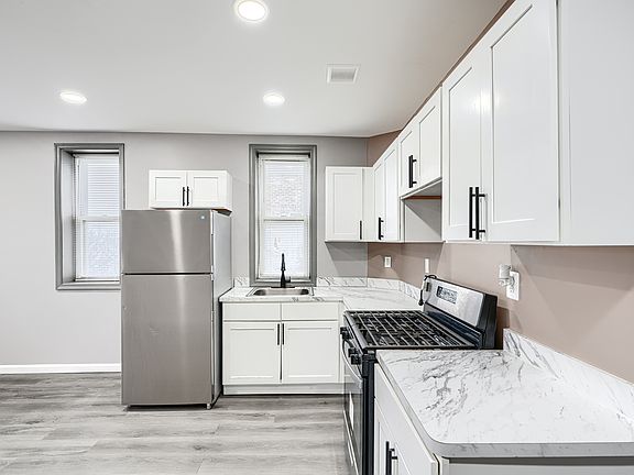 5th image of 3633 Liberty Heights Ave #D5