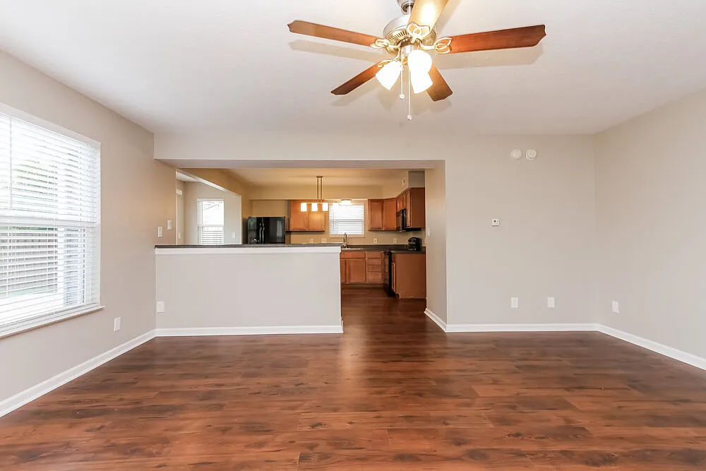 4 bed, 2.5 bath, 1701 sqft, $2,880 — Photo 3