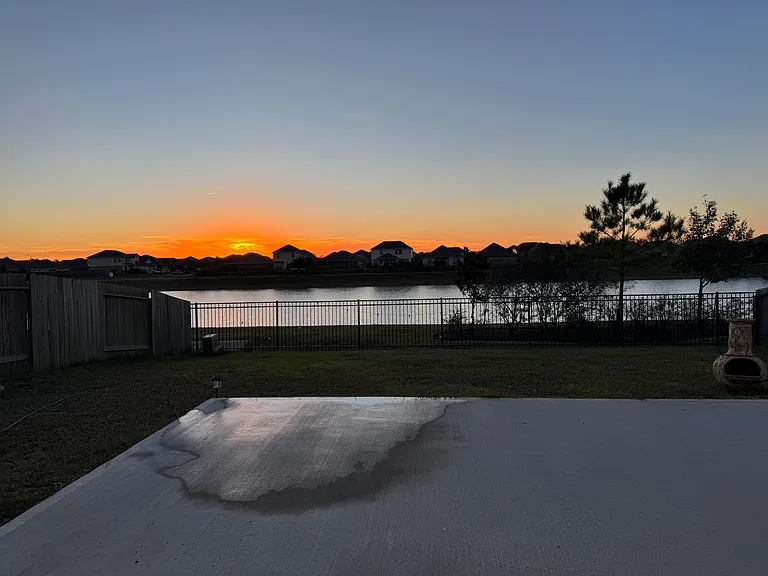458 Maple Bend Ln — Photo 3
