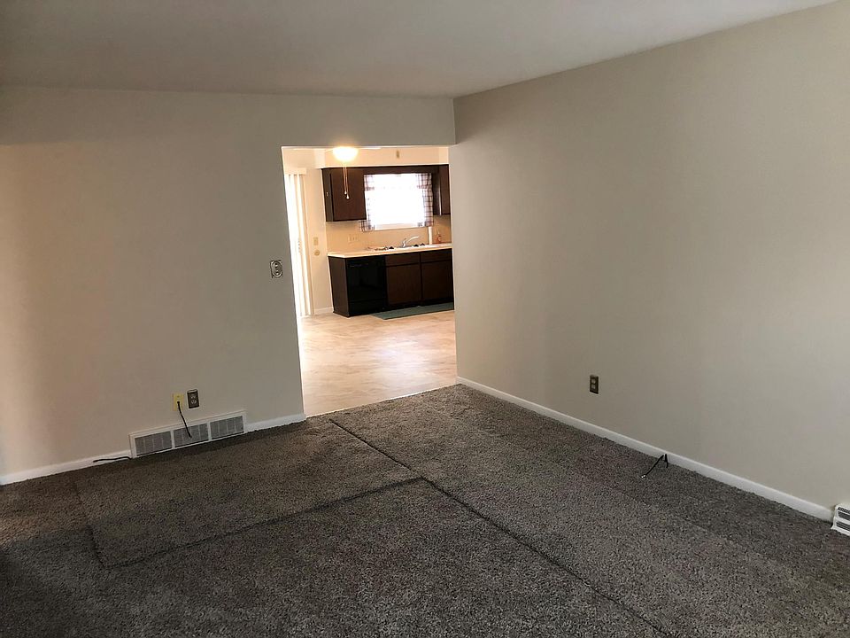 2nd image of 3857 Seneca St