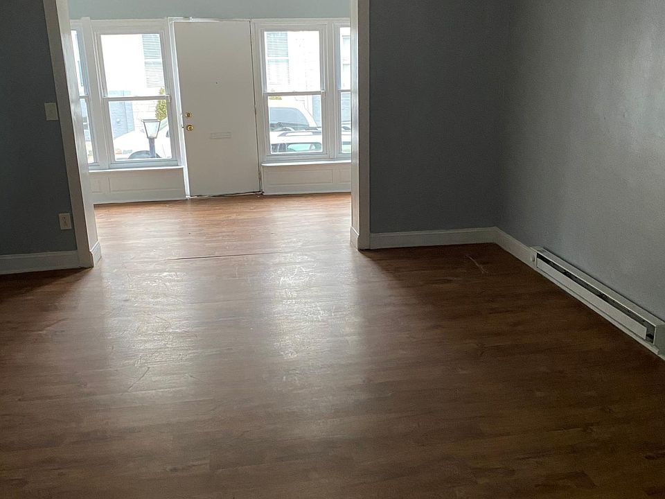 2nd image of 1520 S Vogdes St
