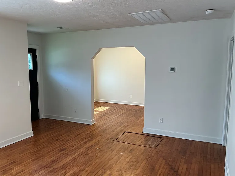 105 Northside Dr — Photo 4