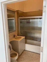 Rented by R New York