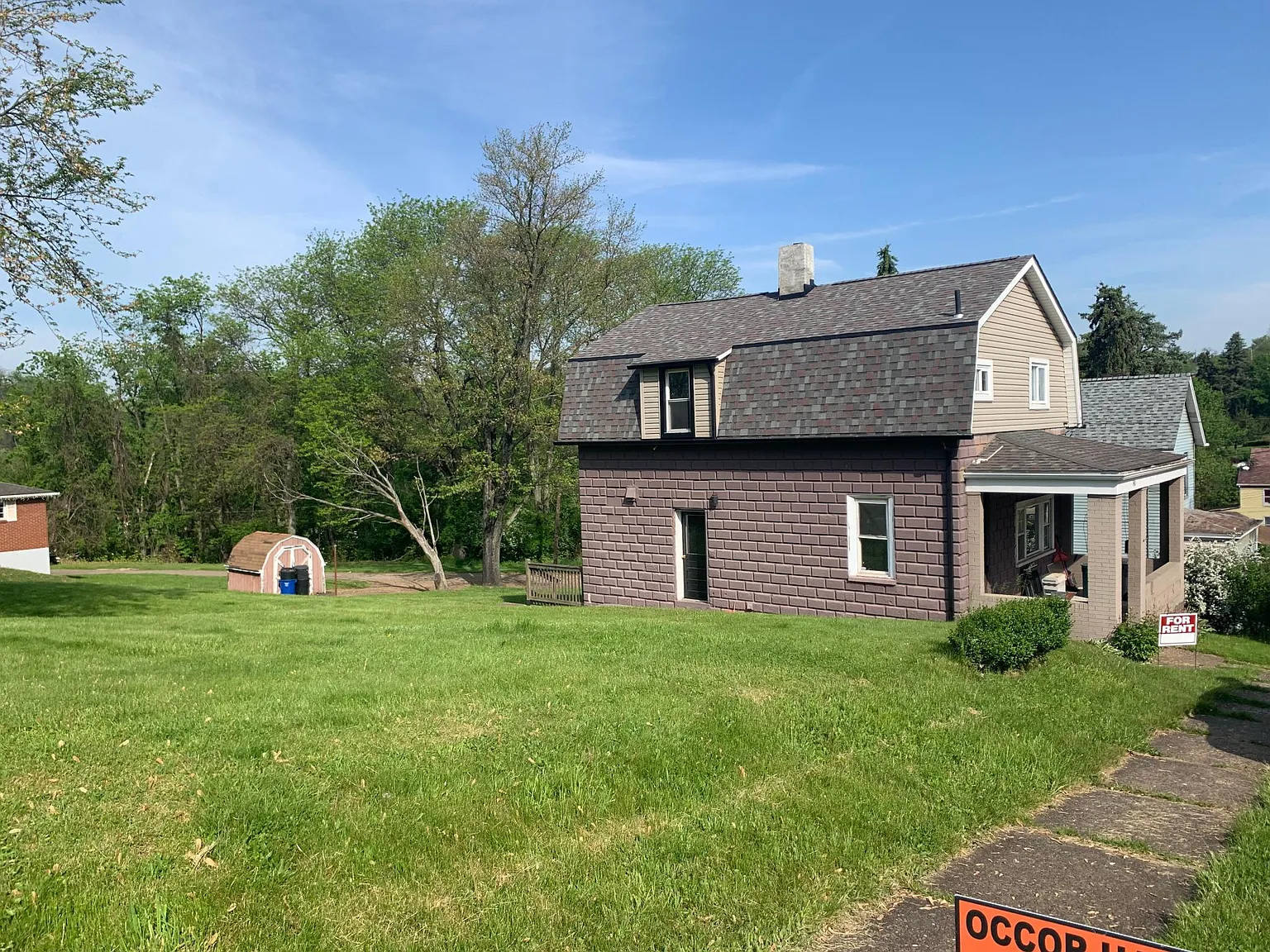 3 bed, $1,300 — Photo 2