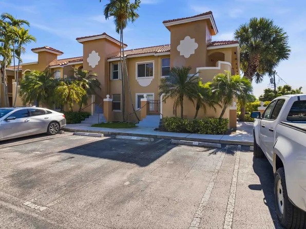 621 NW 78th Ter, Hollywood, FL