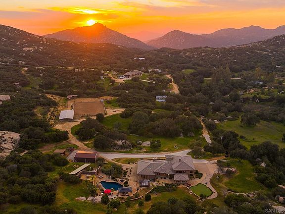 2nd image of 19491 Deerhorn Valley Rd