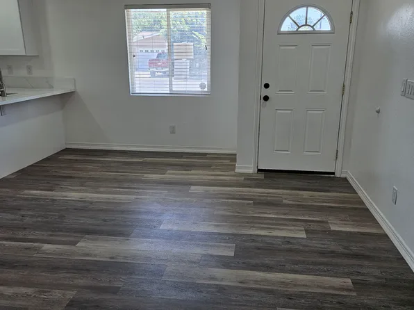 1026 W Lark Ave, Visalia, CA 93291