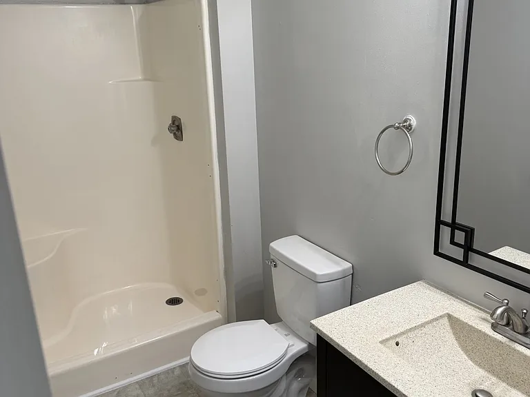 Catalpa Dr — Photo 10
