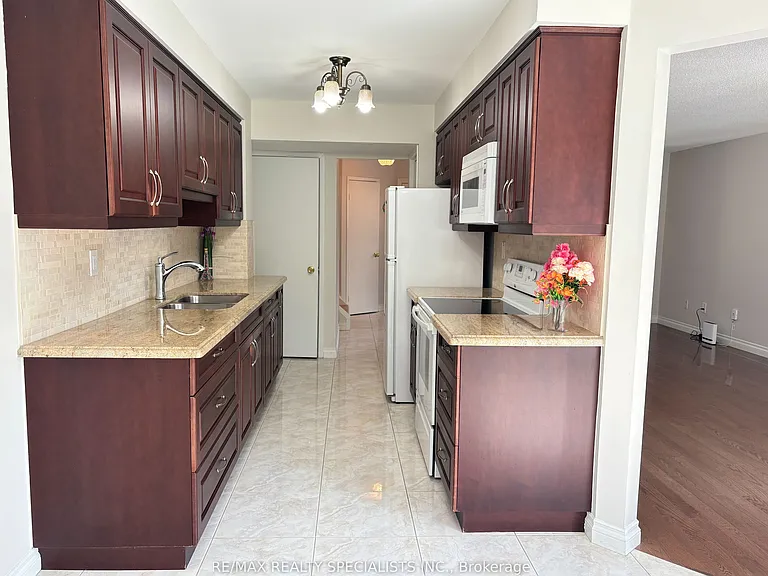 4334 Lee Dr — Photo 6