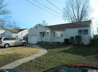 90 Salem Ave, West Babylon, NY 11704