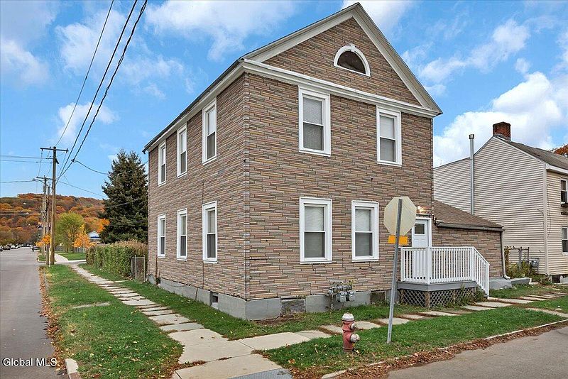 2nd image of 500 3rd Avenue