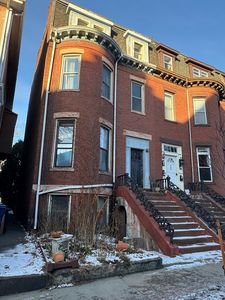 746 E 4th St, South Boston, MA, 02127