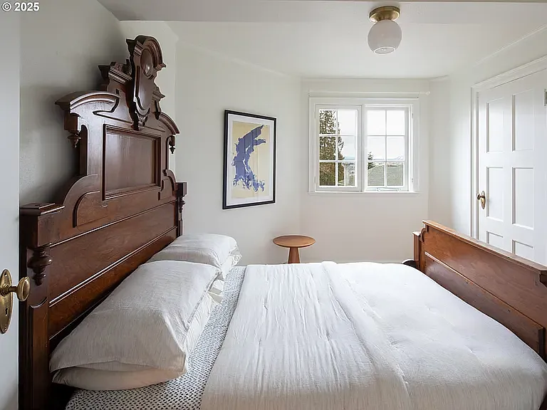 5 bed, 4321 sqft, $7,200 — Photo 4