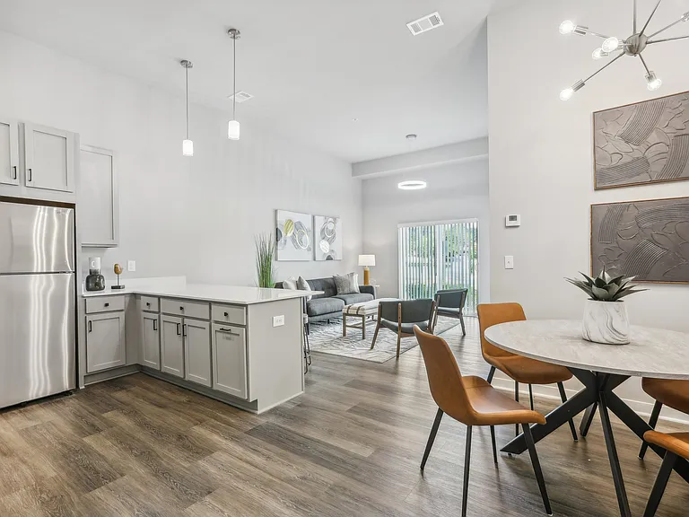 1221 S Indian Creek Dr — Photo 34