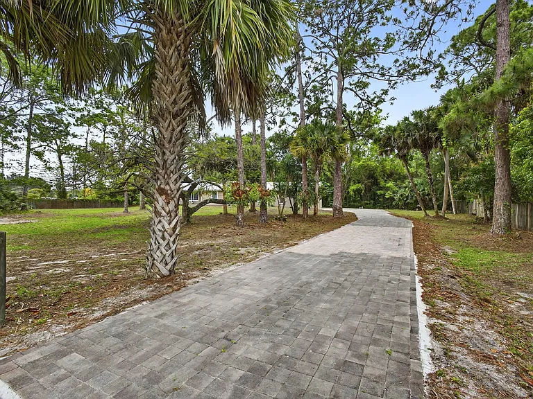 16932 Okeechobee Blvd — Photo 7