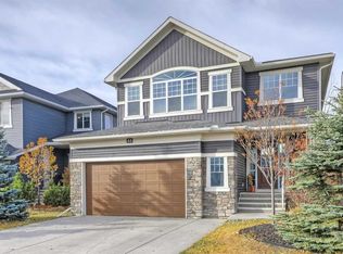 63 E Ravenscroft Close SE, Airdrie, AB T4A 0M1