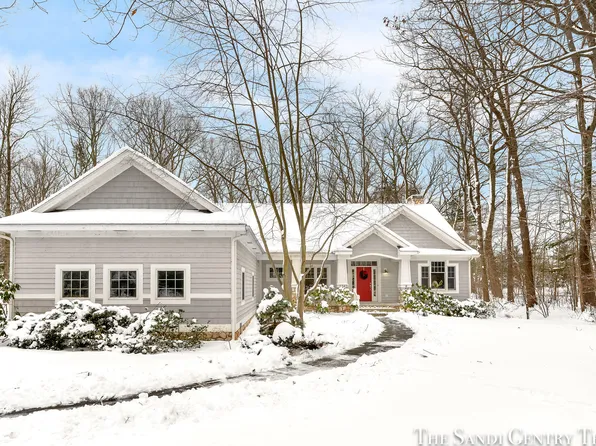 17362 Sandgate Pl, West Olive, MI 49460