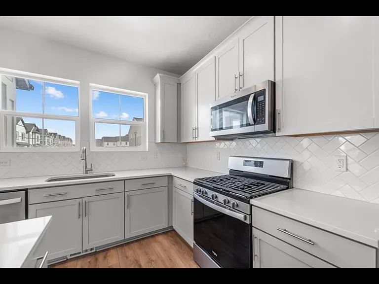 9352 N Vernham Ln — Photo 16