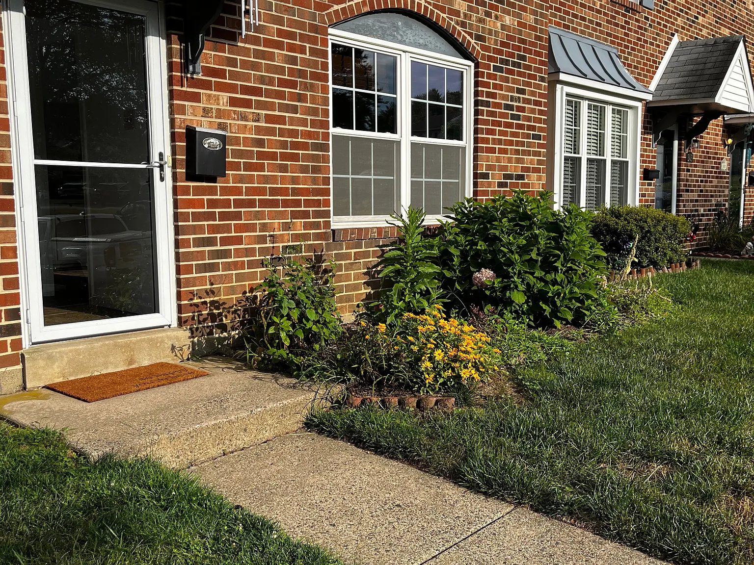 3 bed, 2.5 bath, 1760 sqft, $2,700 — Photo 2