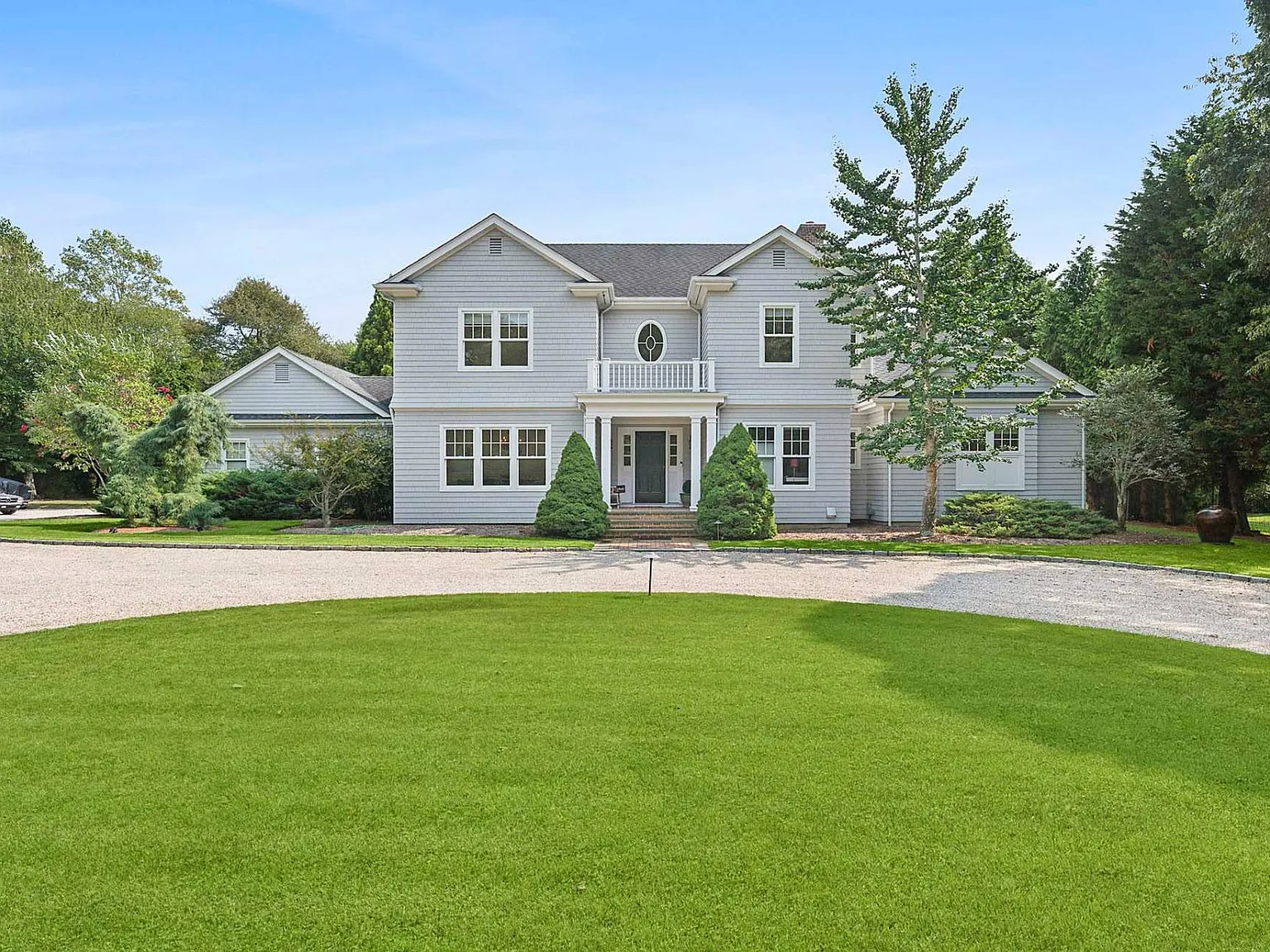 Private Southampton Summer Rental With Heated Pool — Photo 2