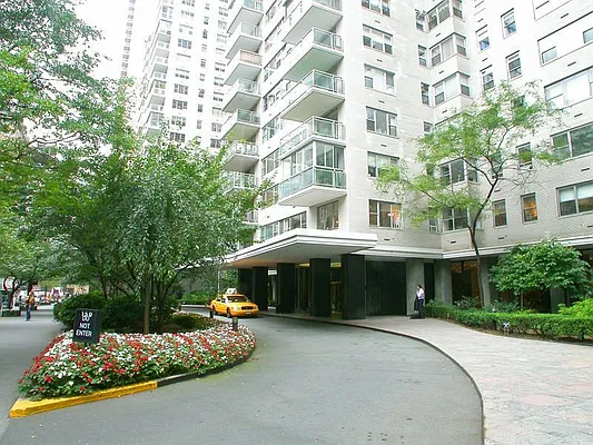 Sold by Sotheby's International Realty | media 17