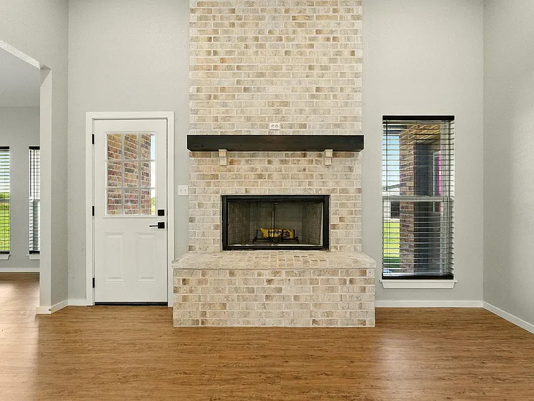 7433 FM 603 — Photo 28