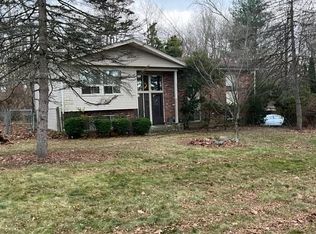 33 Christmas Hill Rd, Airmont, NY 10952