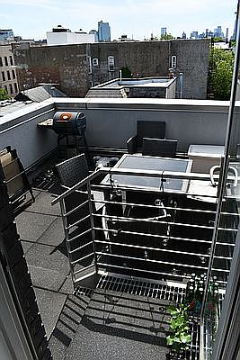 2nd image of 288 Eckford St