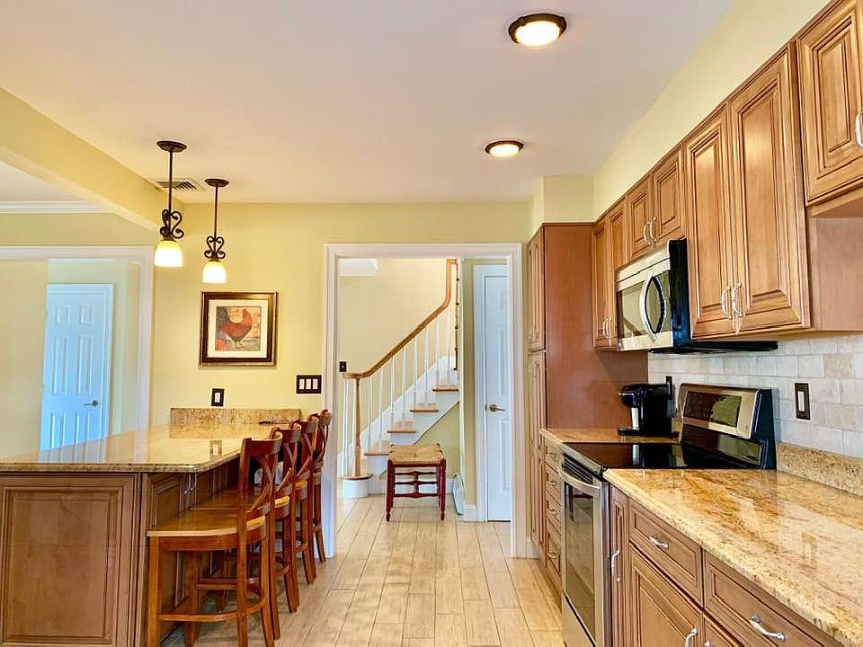 1st image of 2374 Oakdale Ave