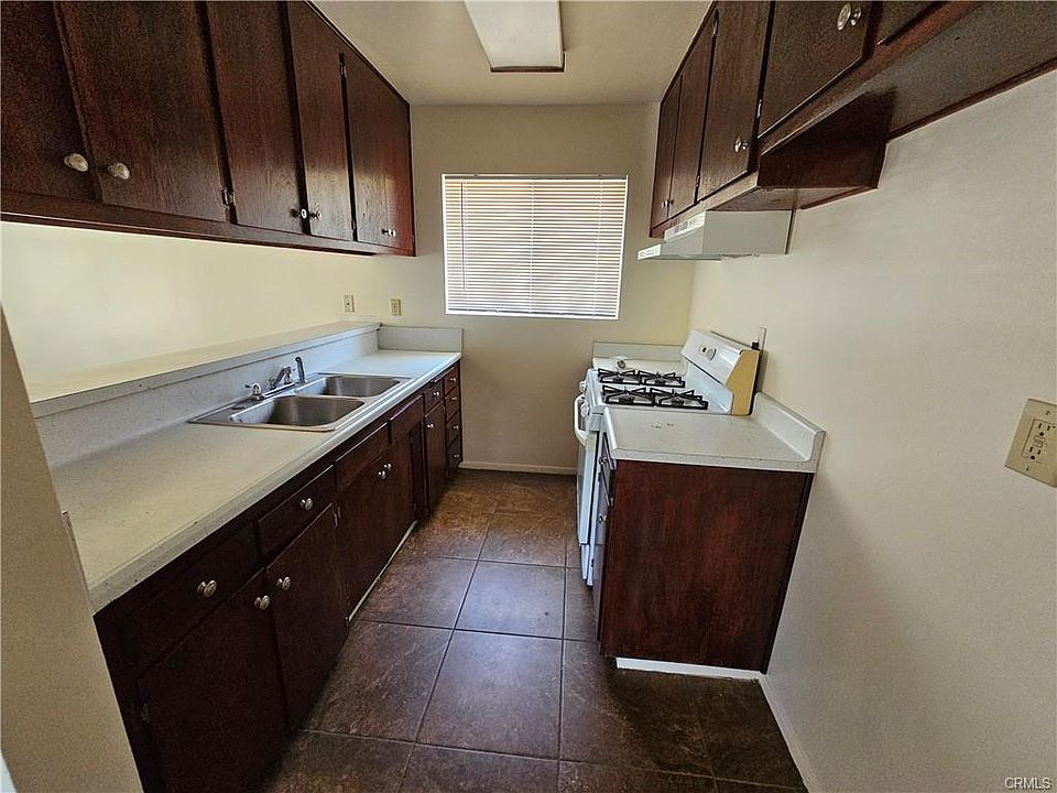 1st image of 501 W 34th St