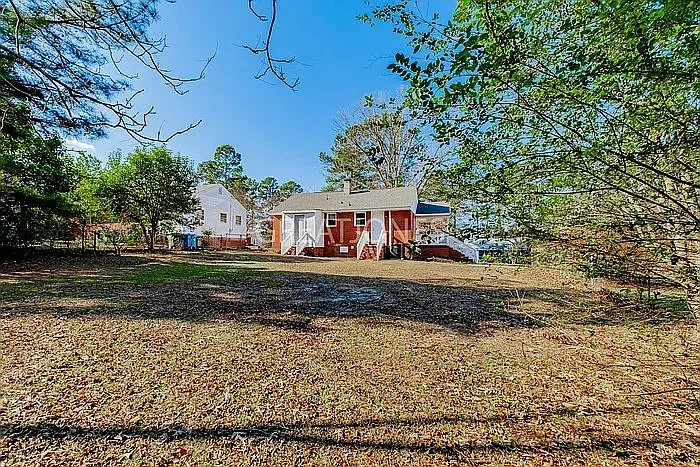 2 bed, 1.0 bath, 858 sqft, $1,225 — Photo 3