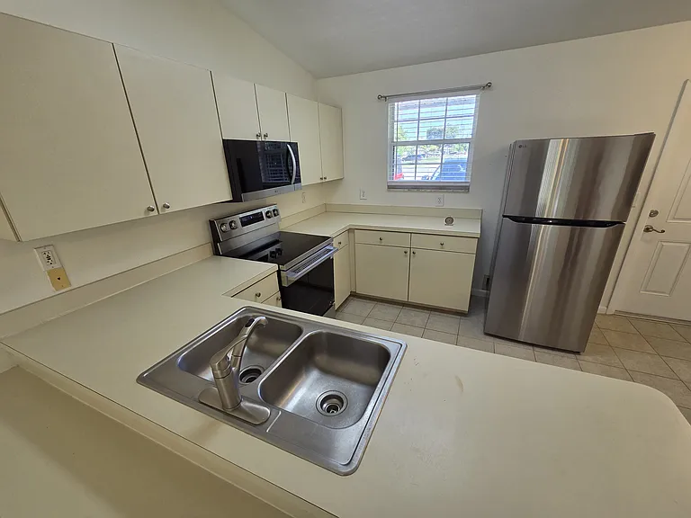 9013 San Carlos Blvd — Photo 2