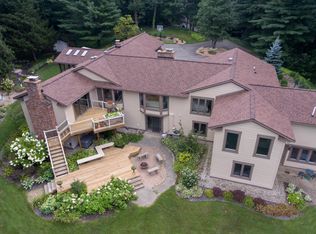 505 Greentree Ln NE, Ada, MI 49301