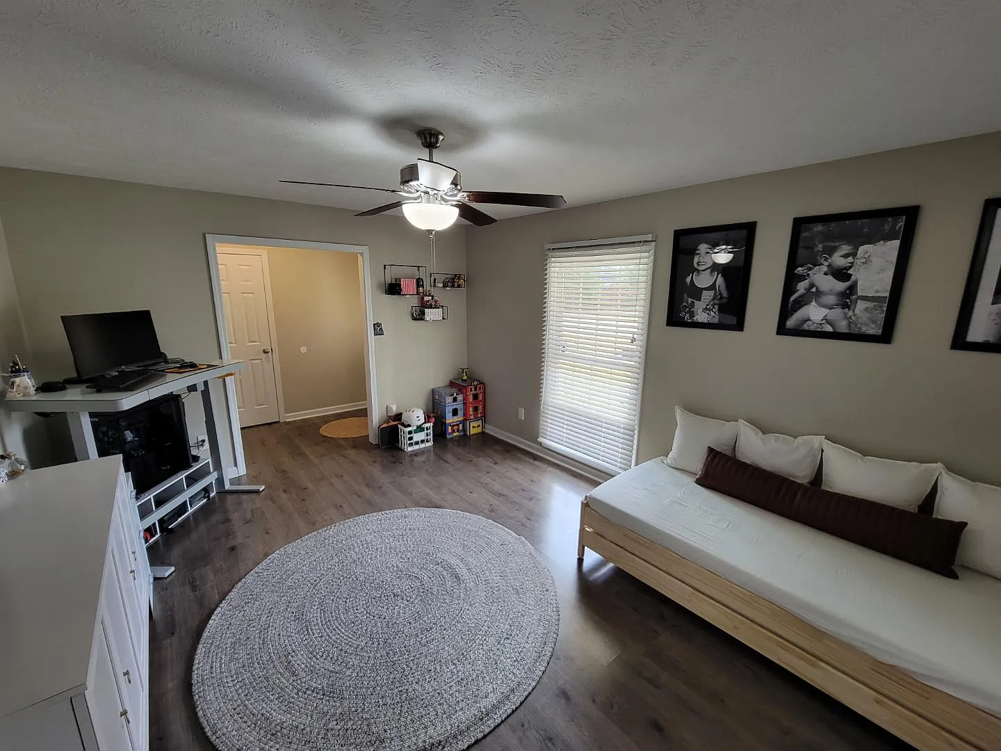 215 Haverhill Dr — Photo 3