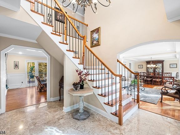5th image of 21 Angus Ln