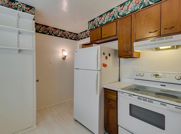 5th image of 1545 W Chase Ave APT 303