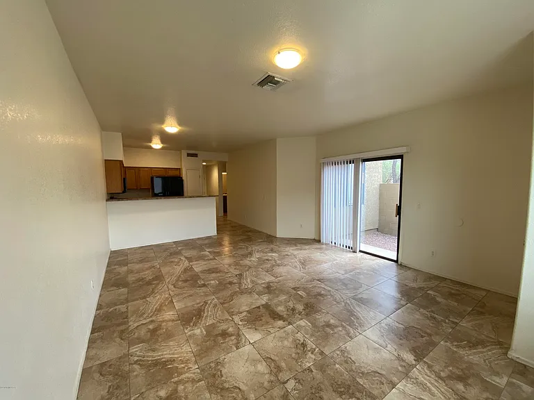 1251 E Weimer Cir #43 — Photo 4