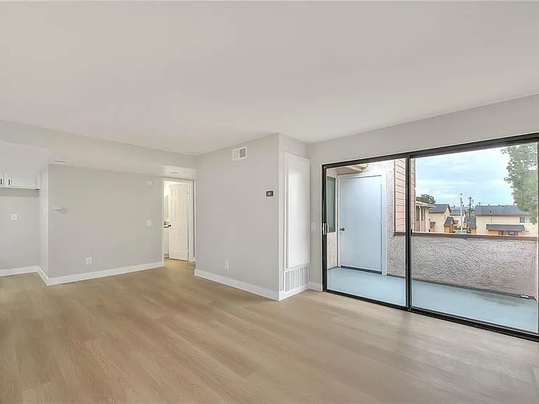 1333 Massachusetts Ave #201 — Photo 2
