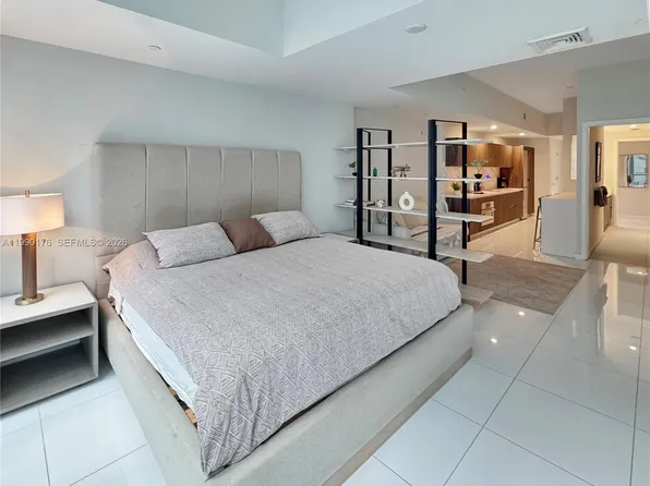 851 NE 1st Ave, Miami, FL