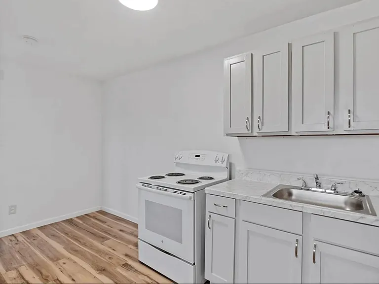 2216 Memorial Pkwy NW #B1 — Photo 5