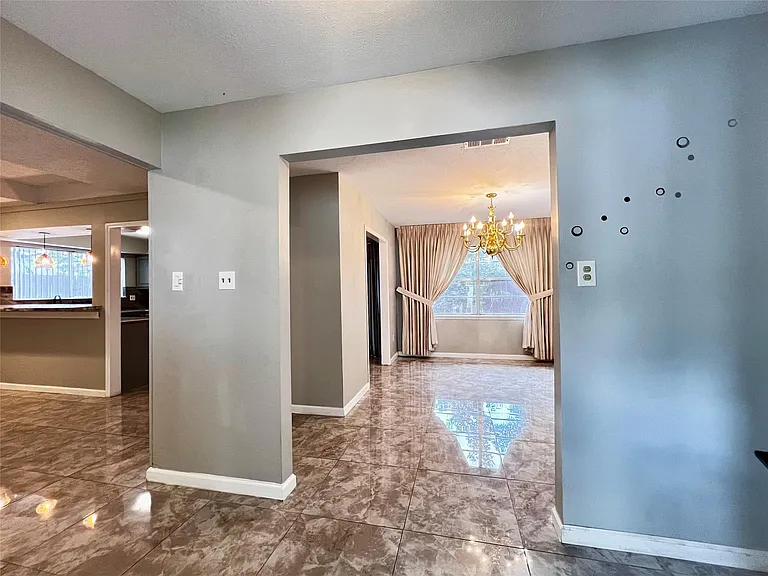 13819 Wickersham Ln — Photo 4